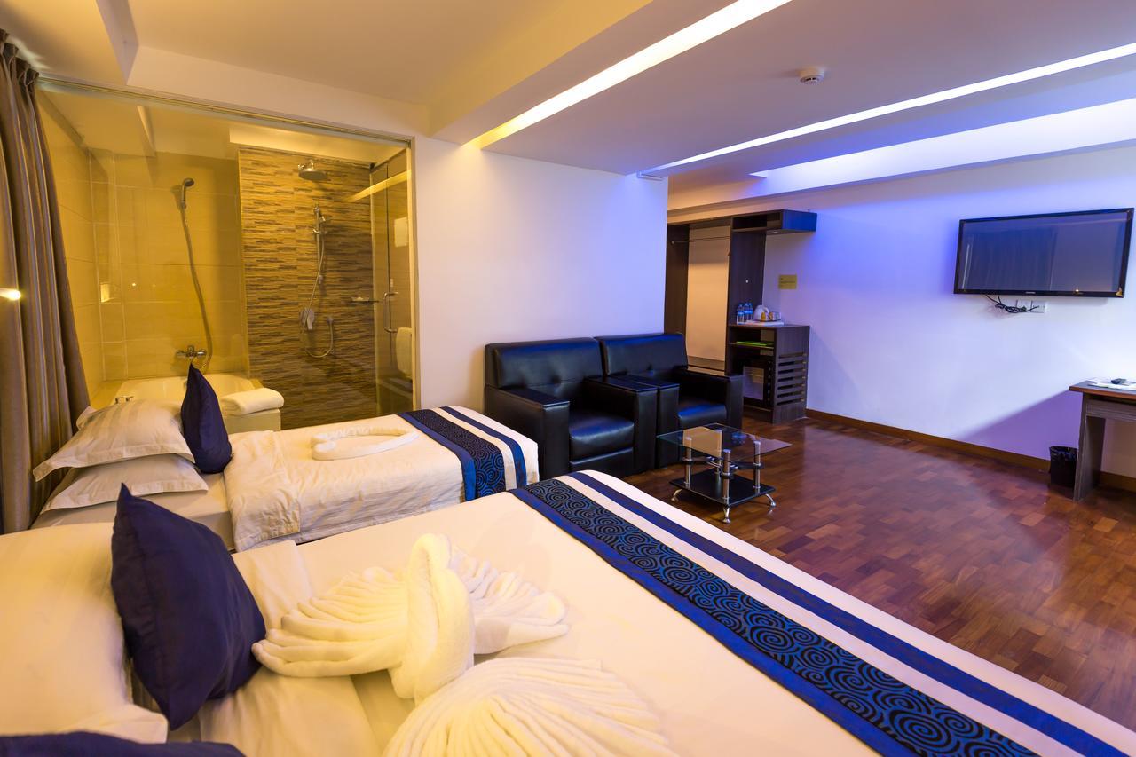 Sky View Hotel Rangoon Buitenkant foto