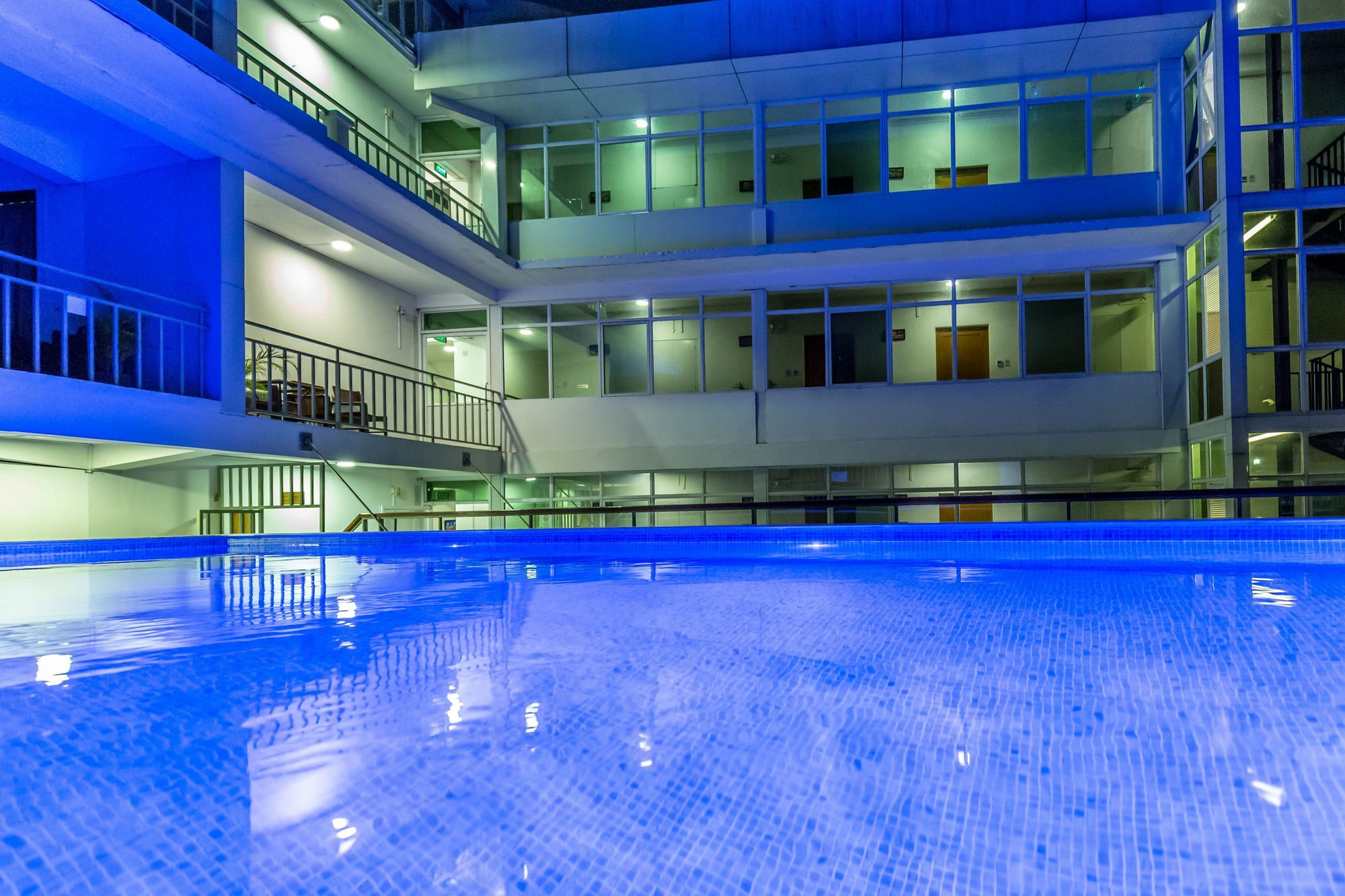 Sky View Hotel Rangoon Buitenkant foto