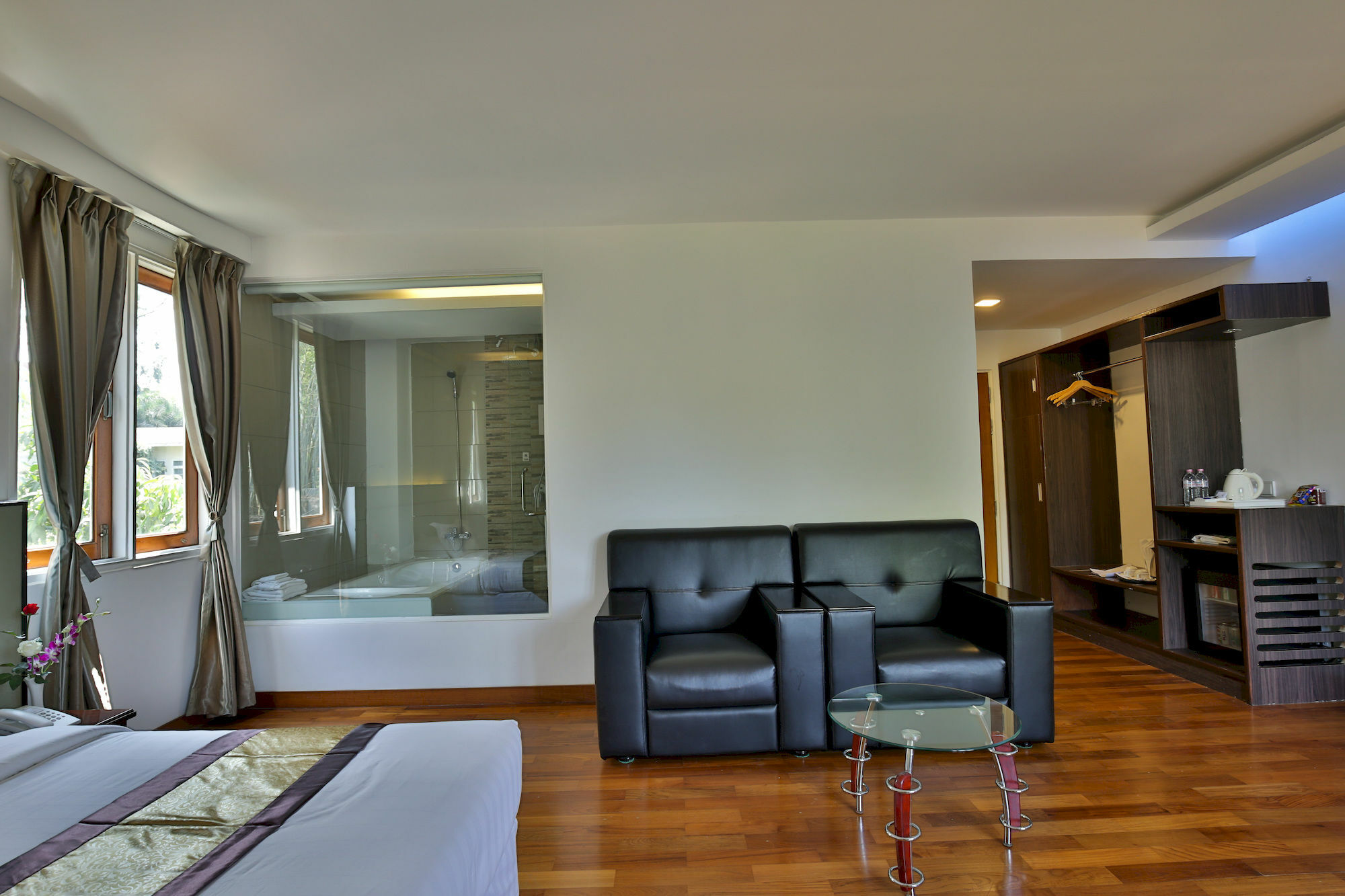 Sky View Hotel Rangoon Buitenkant foto