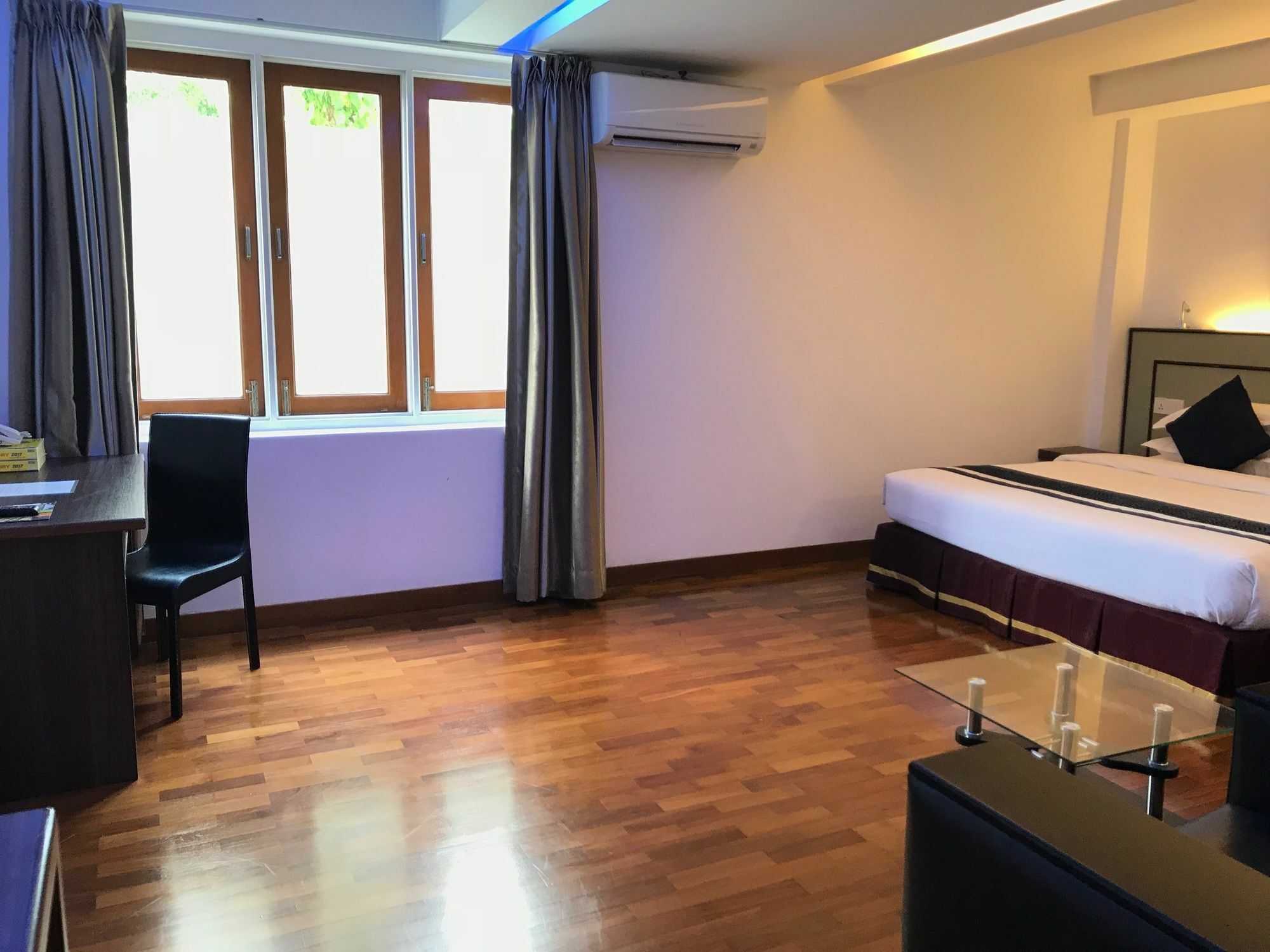 Sky View Hotel Rangoon Buitenkant foto