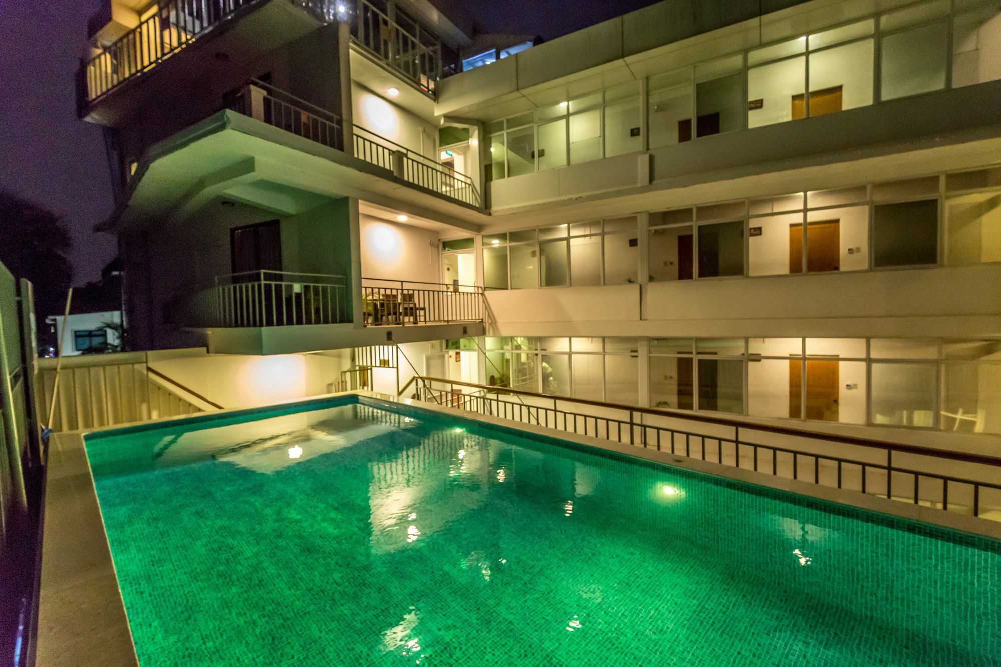 Sky View Hotel Rangoon Buitenkant foto