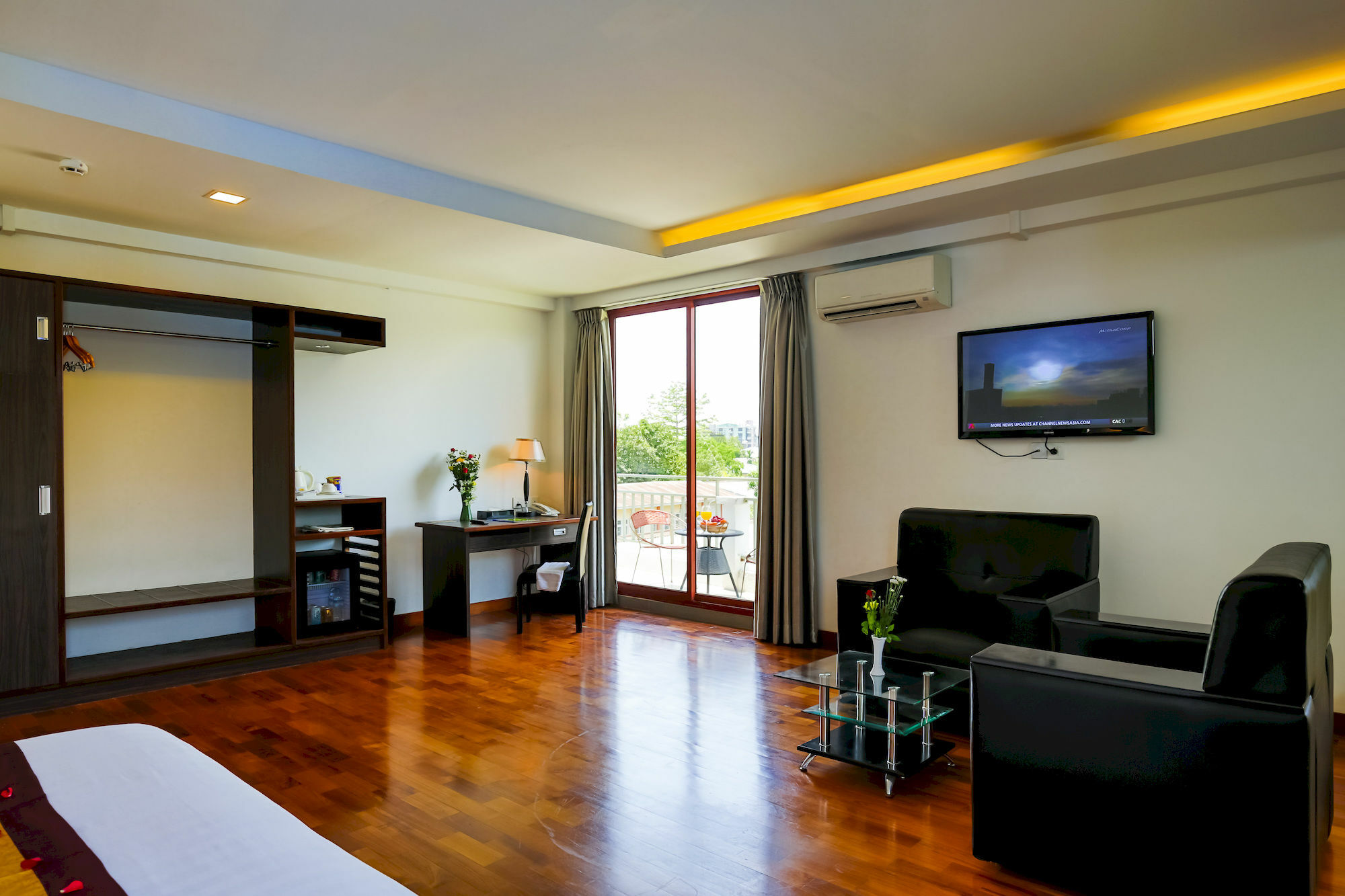 Sky View Hotel Rangoon Buitenkant foto