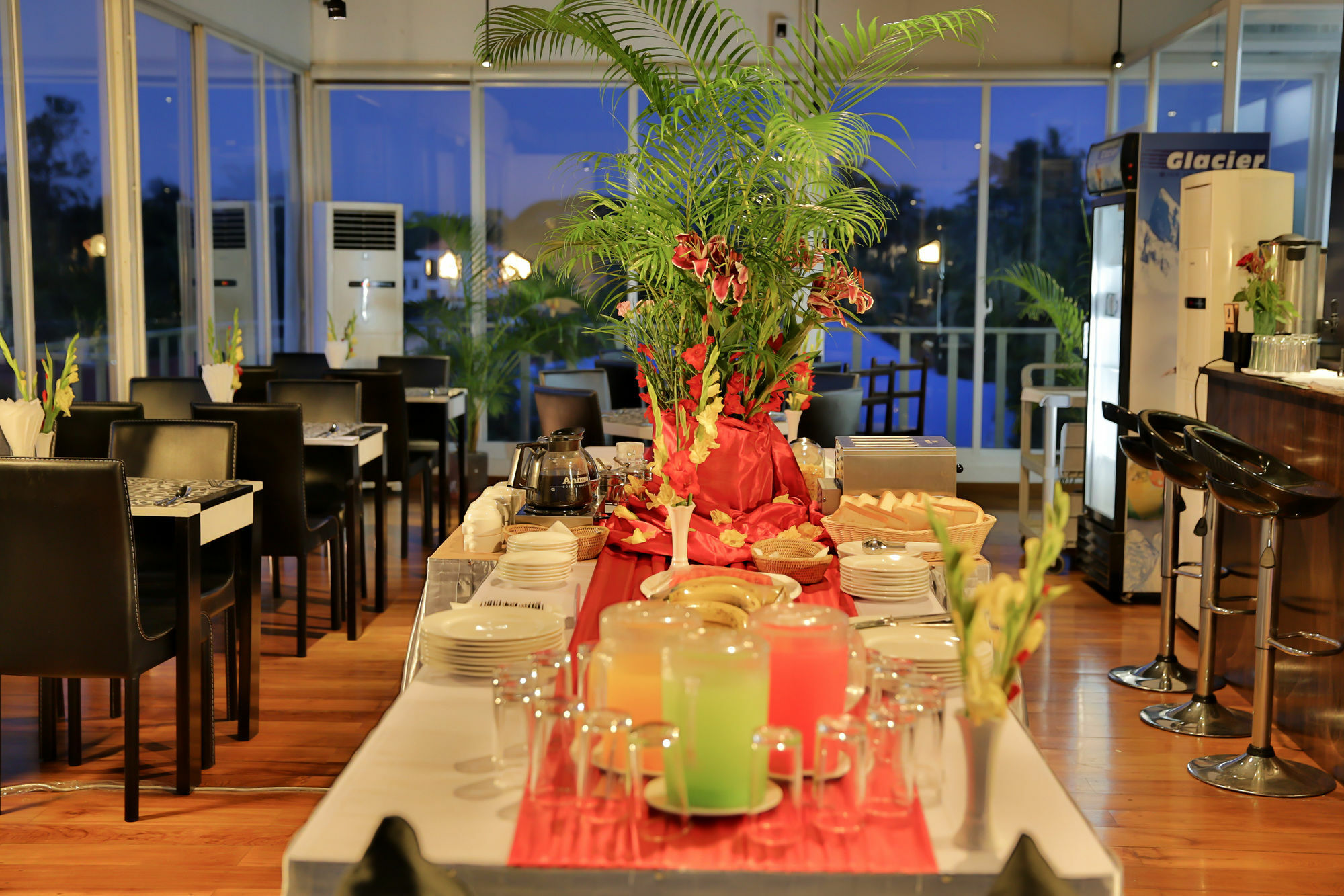 Sky View Hotel Rangoon Buitenkant foto
