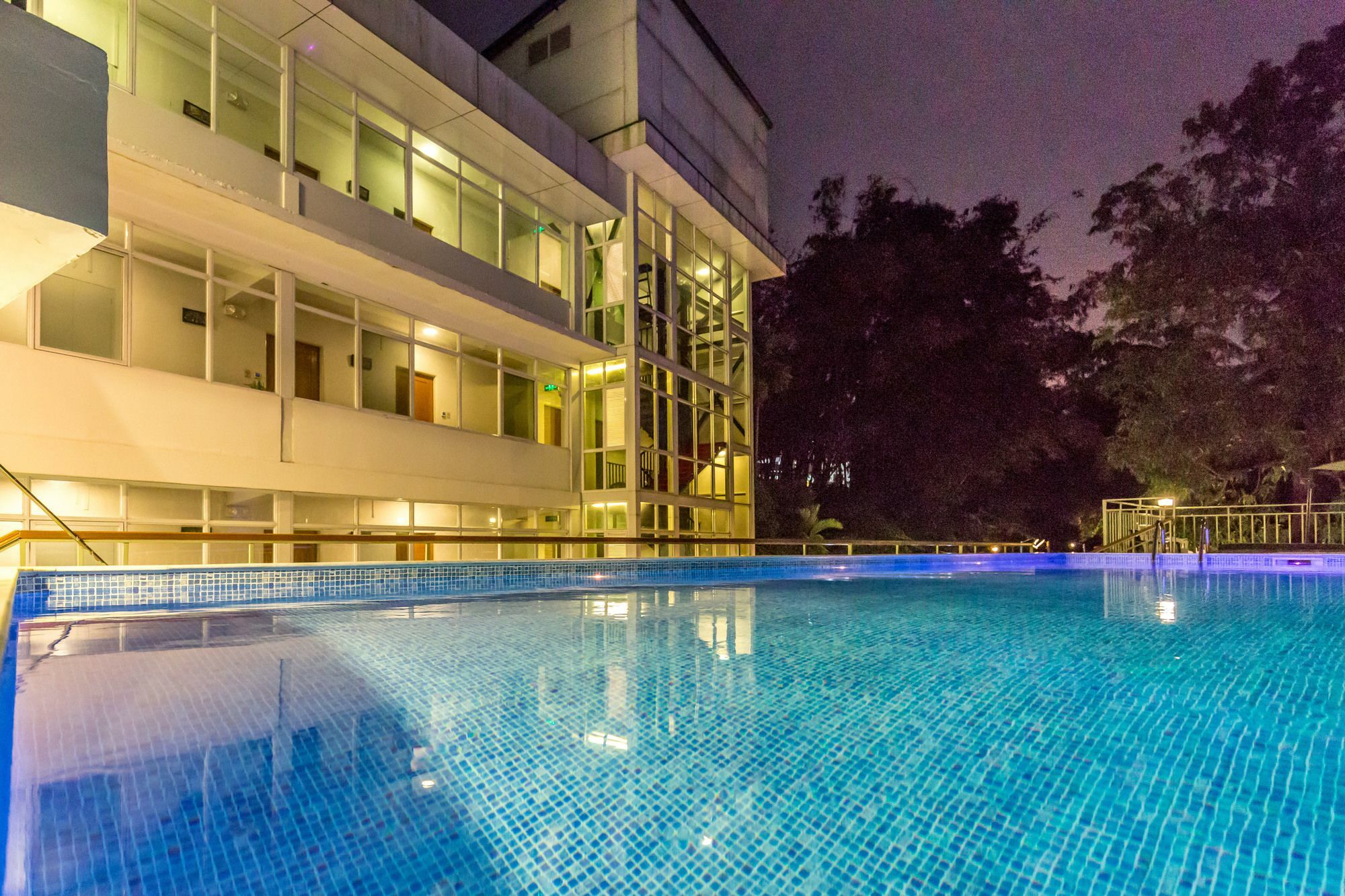 Sky View Hotel Rangoon Buitenkant foto