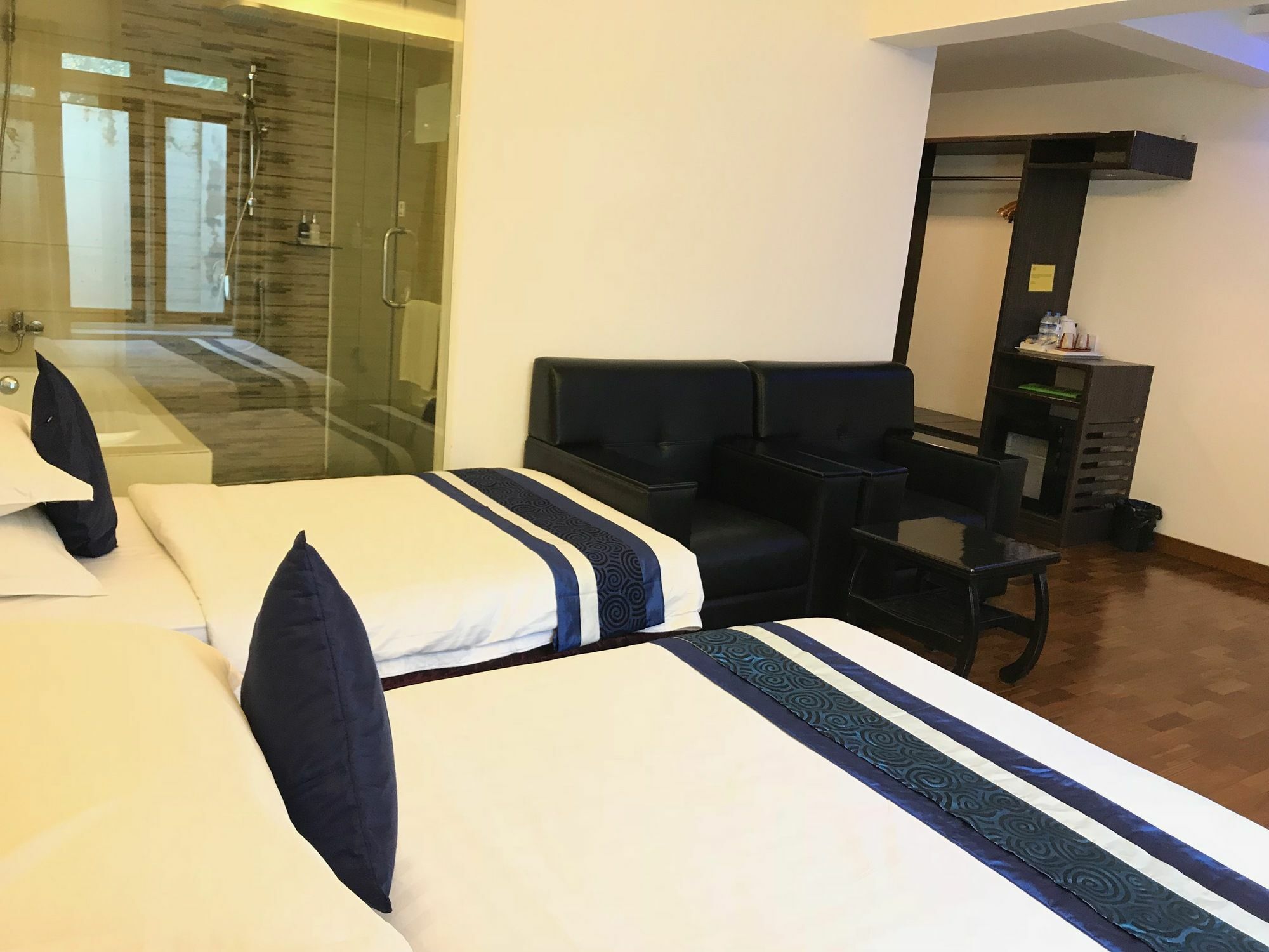 Sky View Hotel Rangoon Buitenkant foto